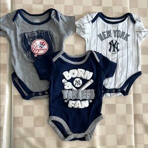 New York Yankees Baseball Baby Onesie - 0-3M